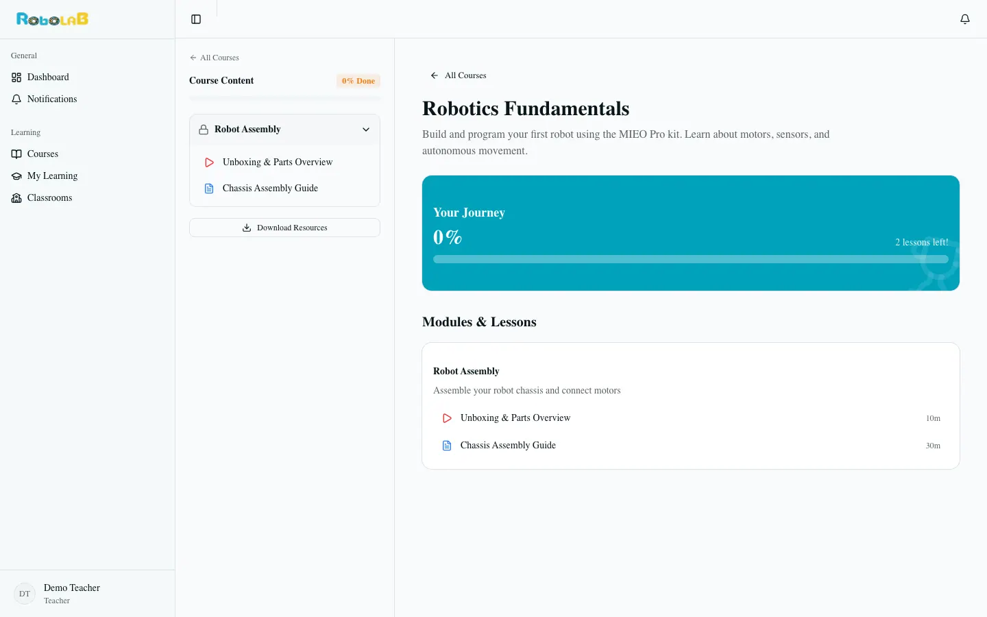 Course page with modules, lessons, downloadable resources and the learner's progress